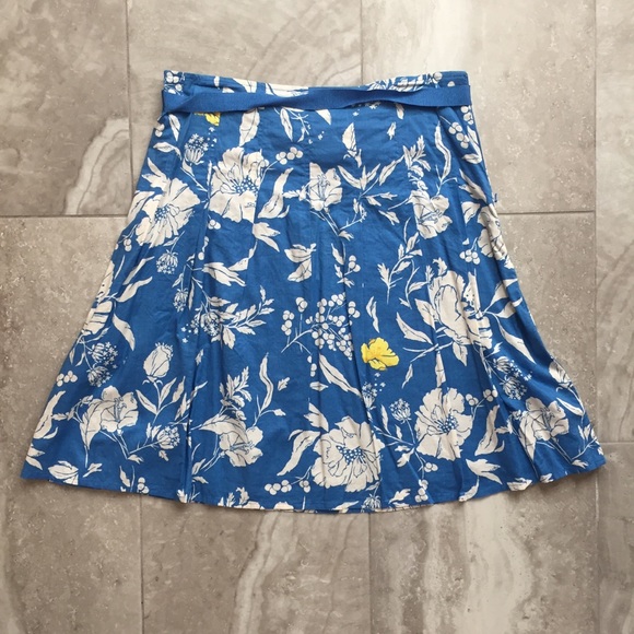 Old Navy floral knee length skirt size 6 - Picture 2 of 8